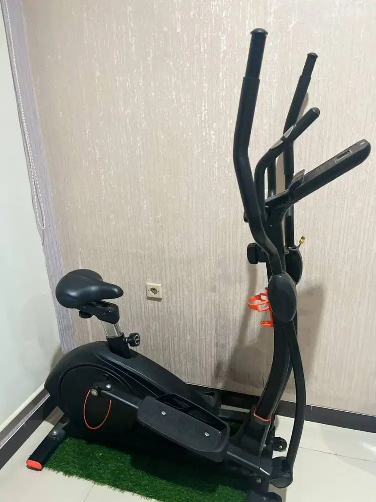 Treadmill - Sepeda tanpa listrik ( Sepeda Elliptical Crosstrainer X2FI