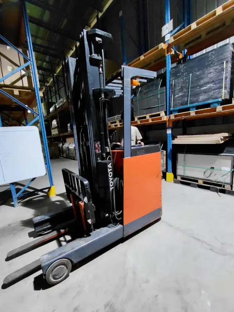 Forklift Elektrik Toyota