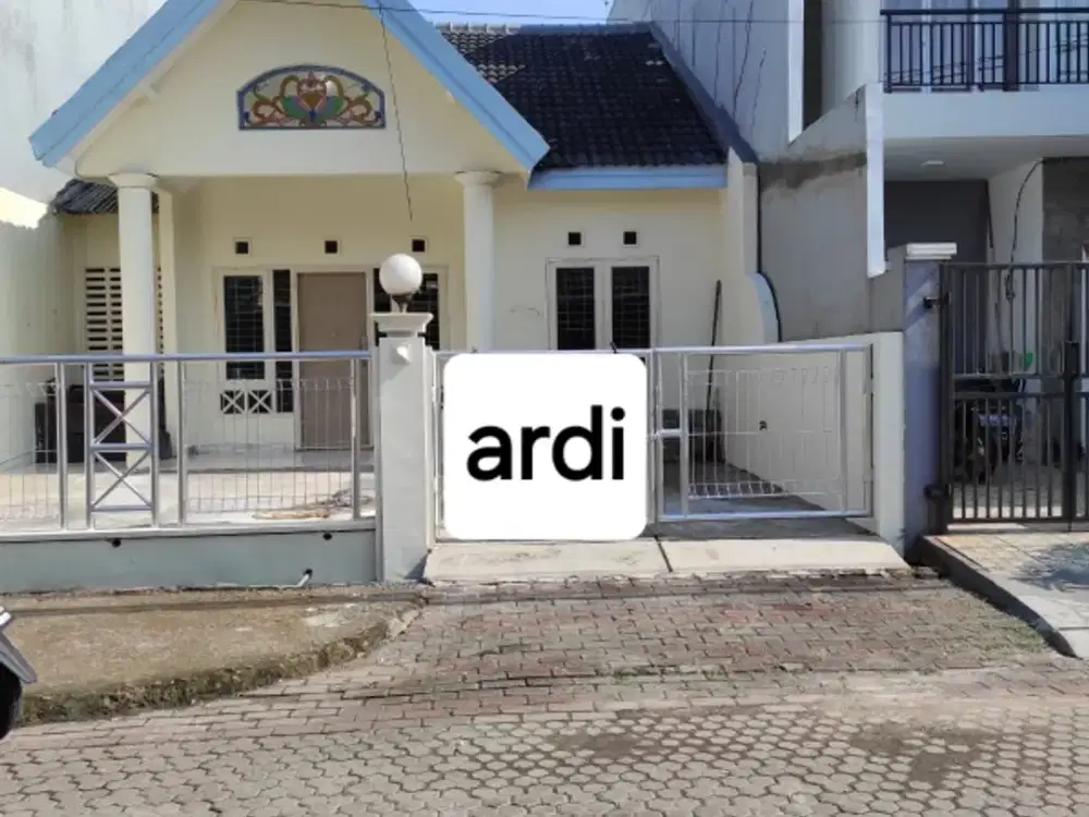 Rumah 1.5 lantai, 8x20 Taman Royal 1