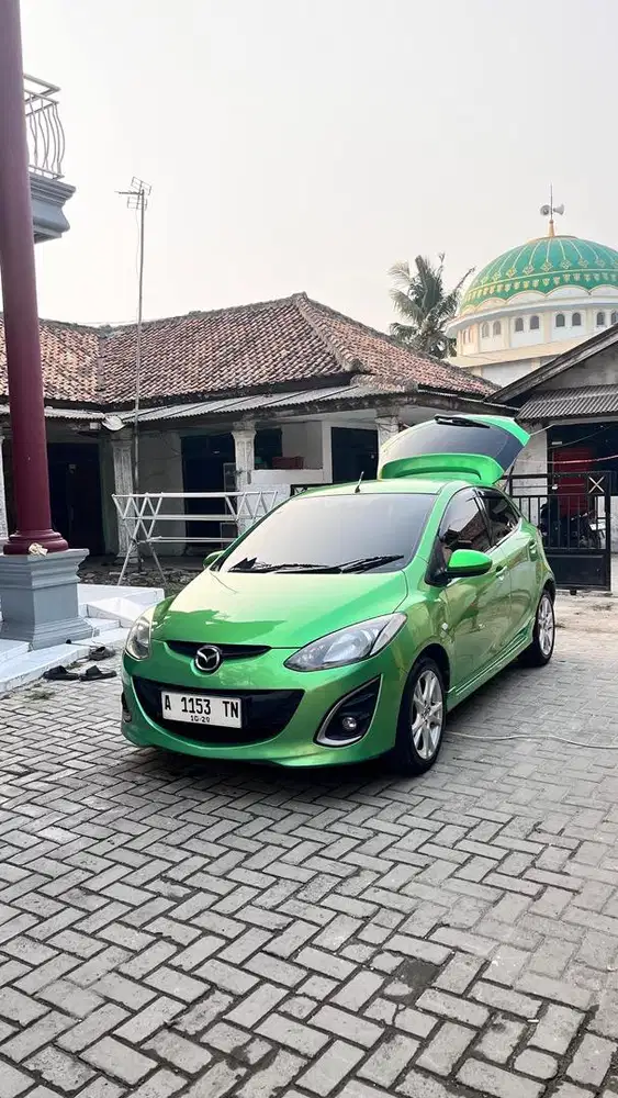 mazda 2 2010 metic