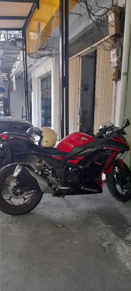 Dijual motor kawasaki ninja 250 FI SE 2015 mulus