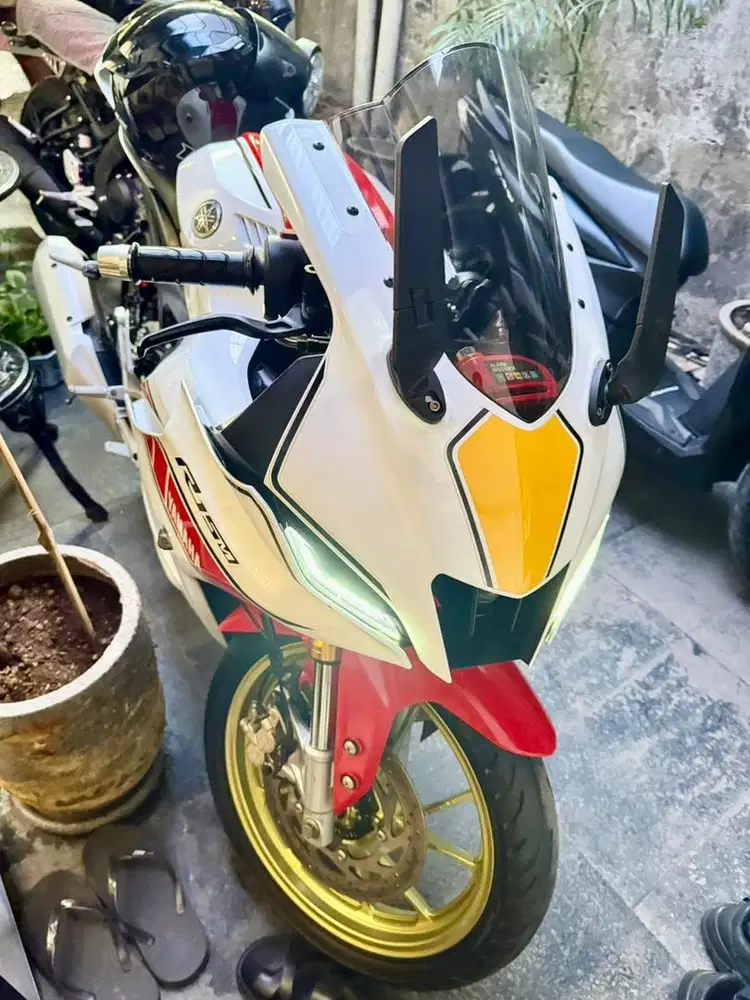Yamaha R15M edisi khusus World GP 60th Anniversary