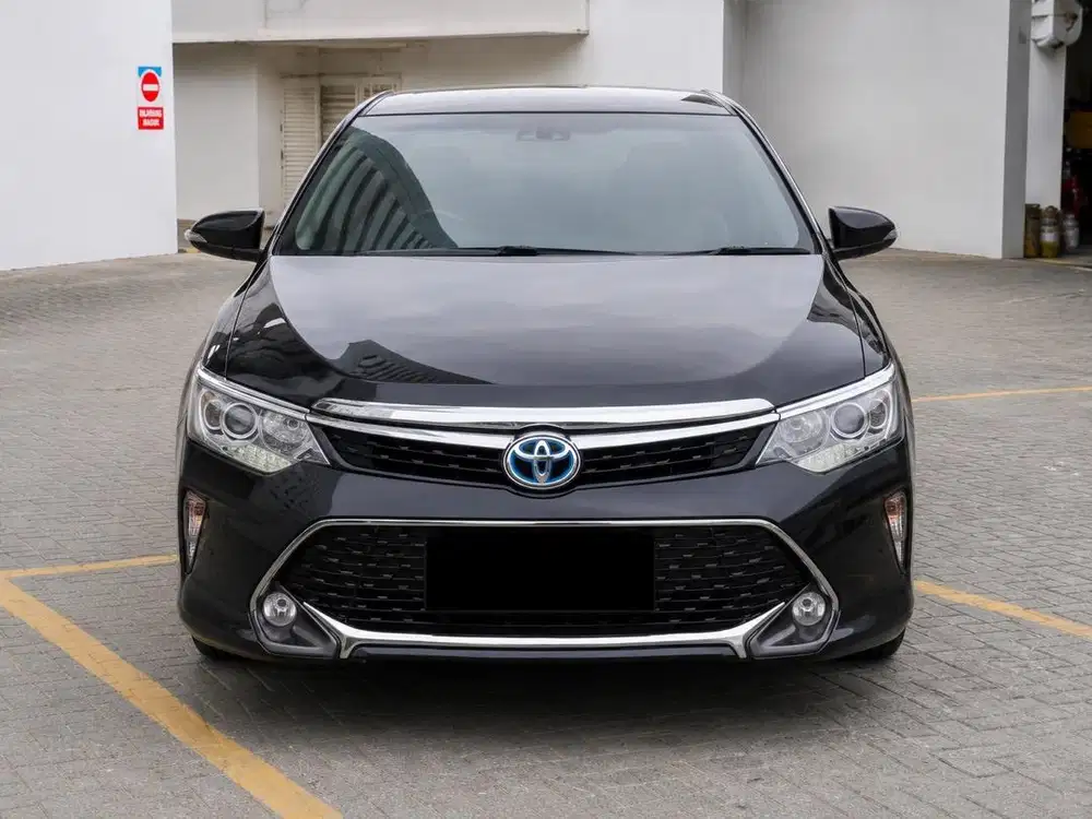 Toyota Camry 2.5 Hybrid 2016 – Terawat & Siap Pakai