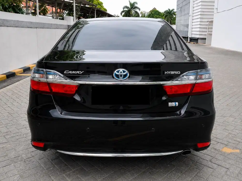 Toyota Camry 2.5 Hybrid 2016 – Terawat & Siap Pakai