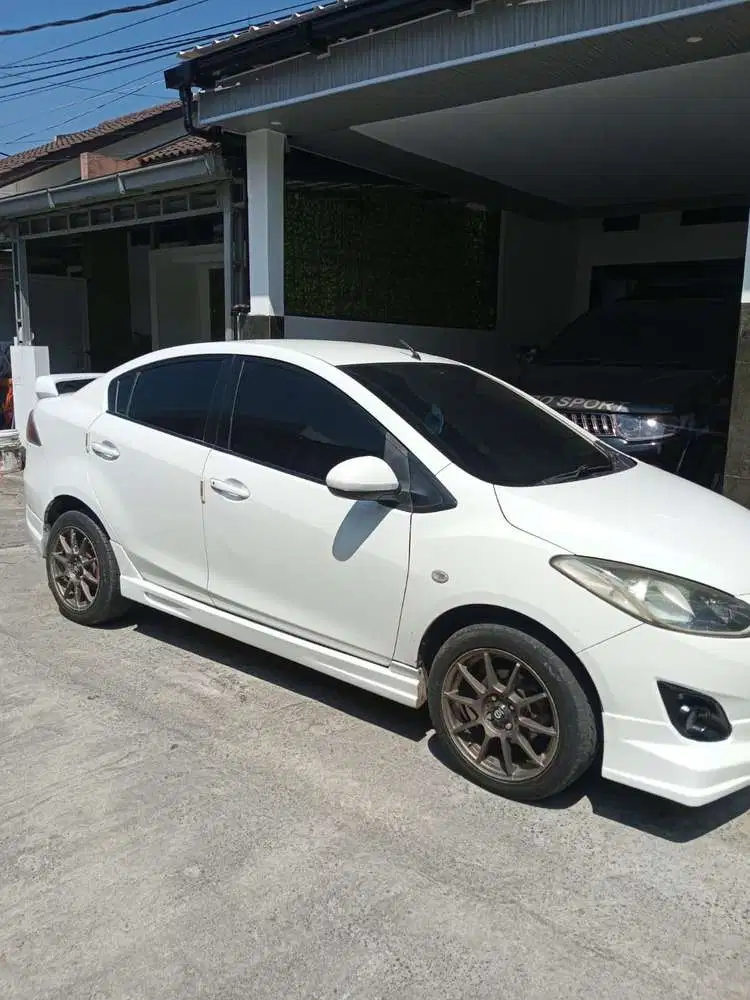 Mazda 2 2011 Bensin