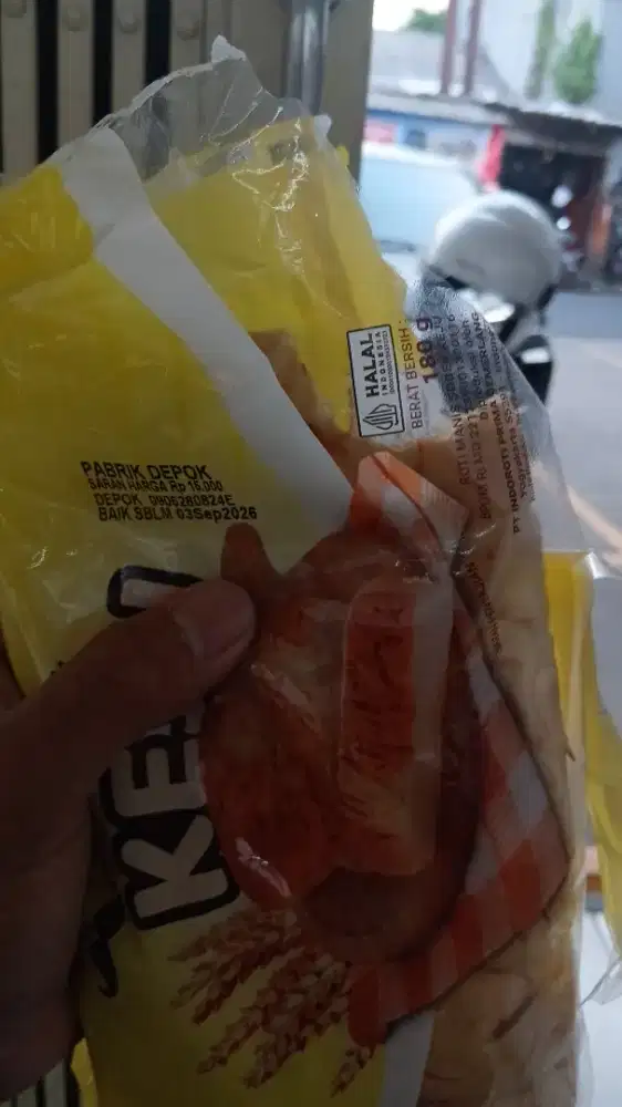 dicari karyawan perempuan untuk jualan lumpia beef