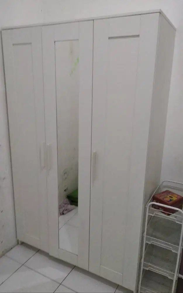 Lemari pakaian 2 pintu