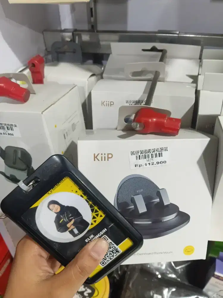 Kiip dashboard car holder