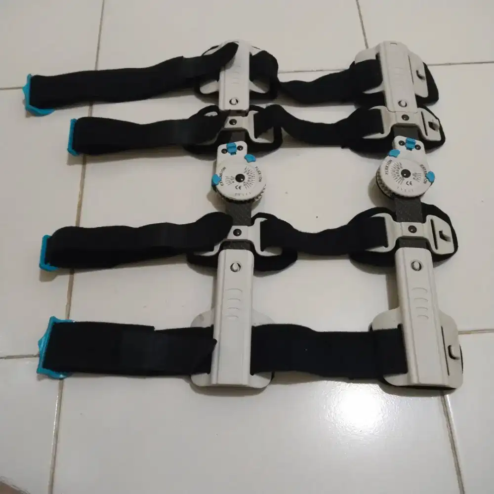 Knee Brace Untuk Penyangga Lutut Paska Operasi ACL/PCL, Cedera Ligamen