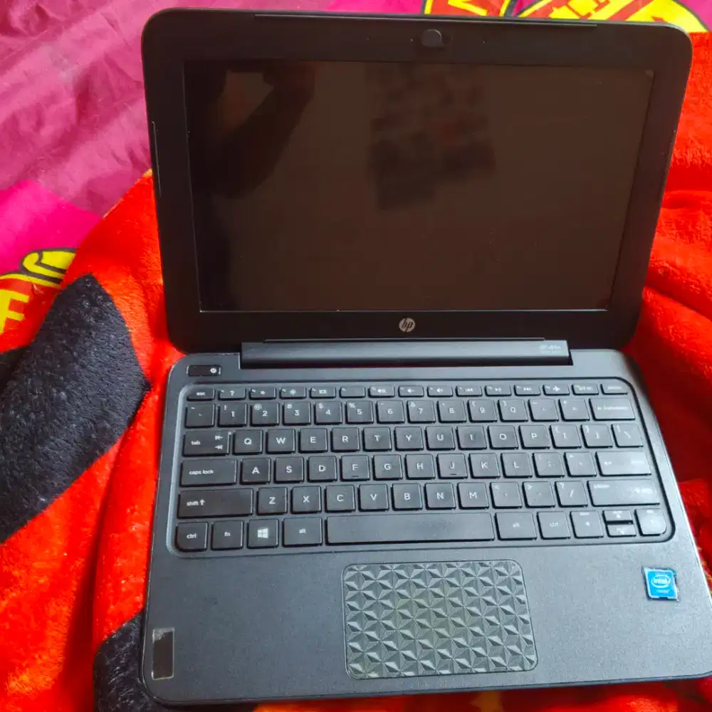 (Second/Bekas) Notebook HP 11-F103TU
