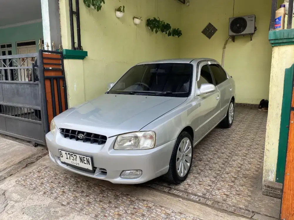Dijual Hyundai Accent Verna GLS 2002 M/T