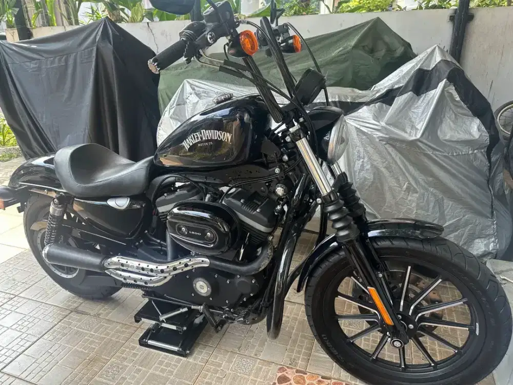 HD Sportster Iron 883 - Mint Condition