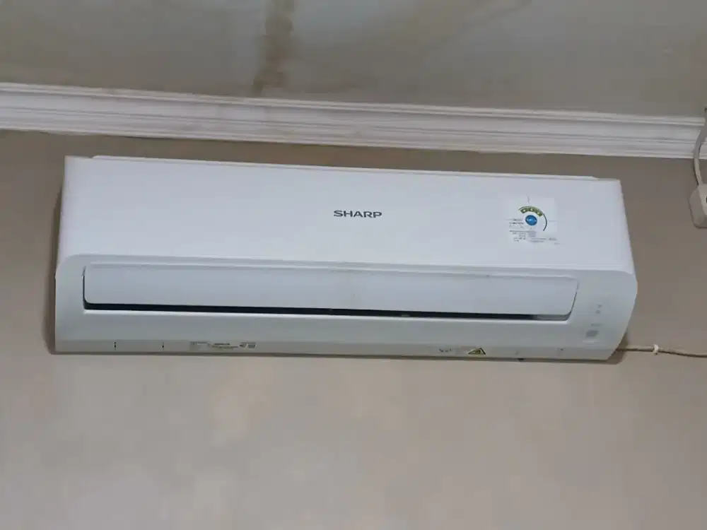 Ac Sharp BEY ½ PK Pemakaian baru 4 Bulan