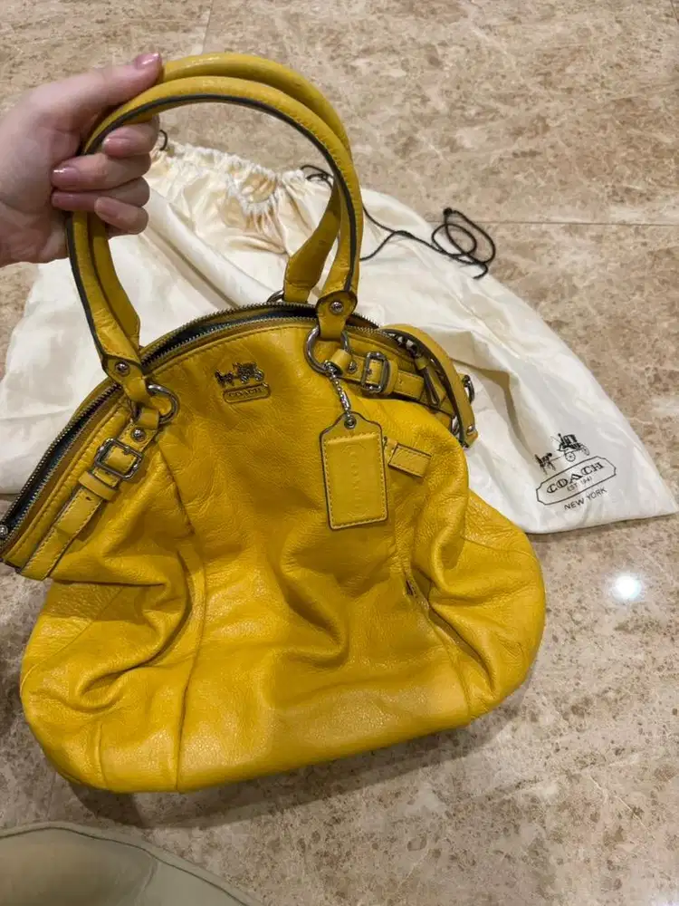 Coach 100% Authentic Custard Vintage Bag with Strap & Dustbag