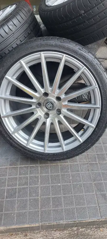 VELG+BAN R18 PCD 5X100