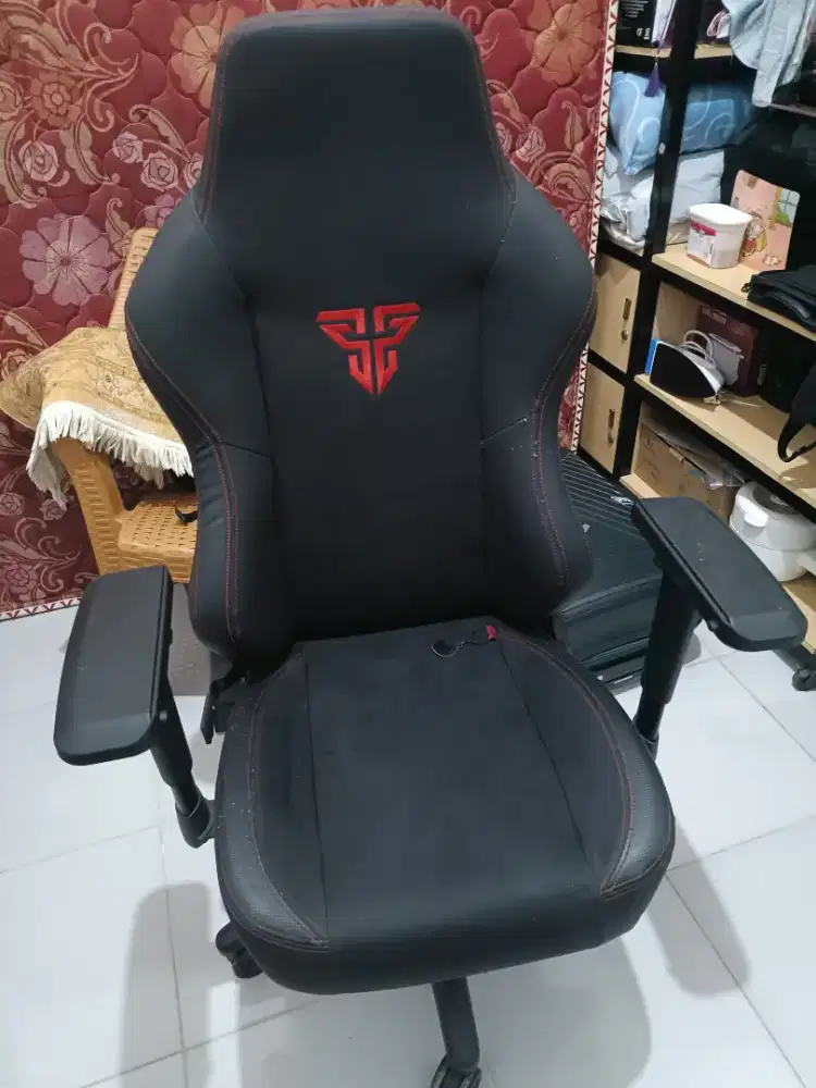 Kursi gaming fantech