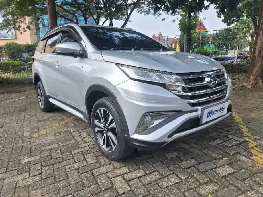 DP MURAH Daihatsu Terios 1.5 R Deluxe Bensin-AT 2018 Silver CBYMB