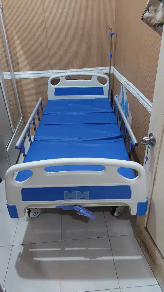 Ranjang Rumah Sakit Bekas 1 Engkol Manual - Lengkap Plus Matras Kasur