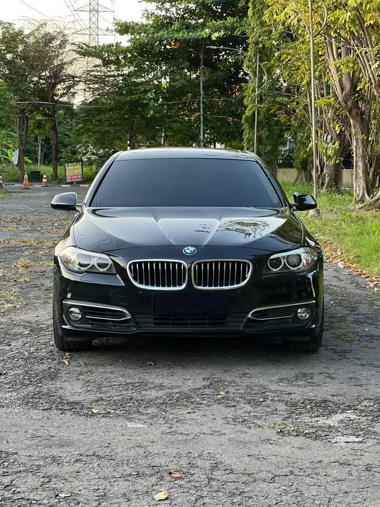 BMW F10 528i kredit dp 45jt