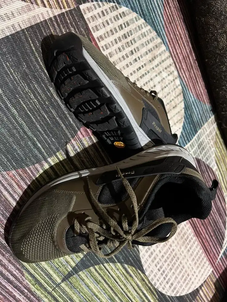 Sepatu gunung/hiking propet