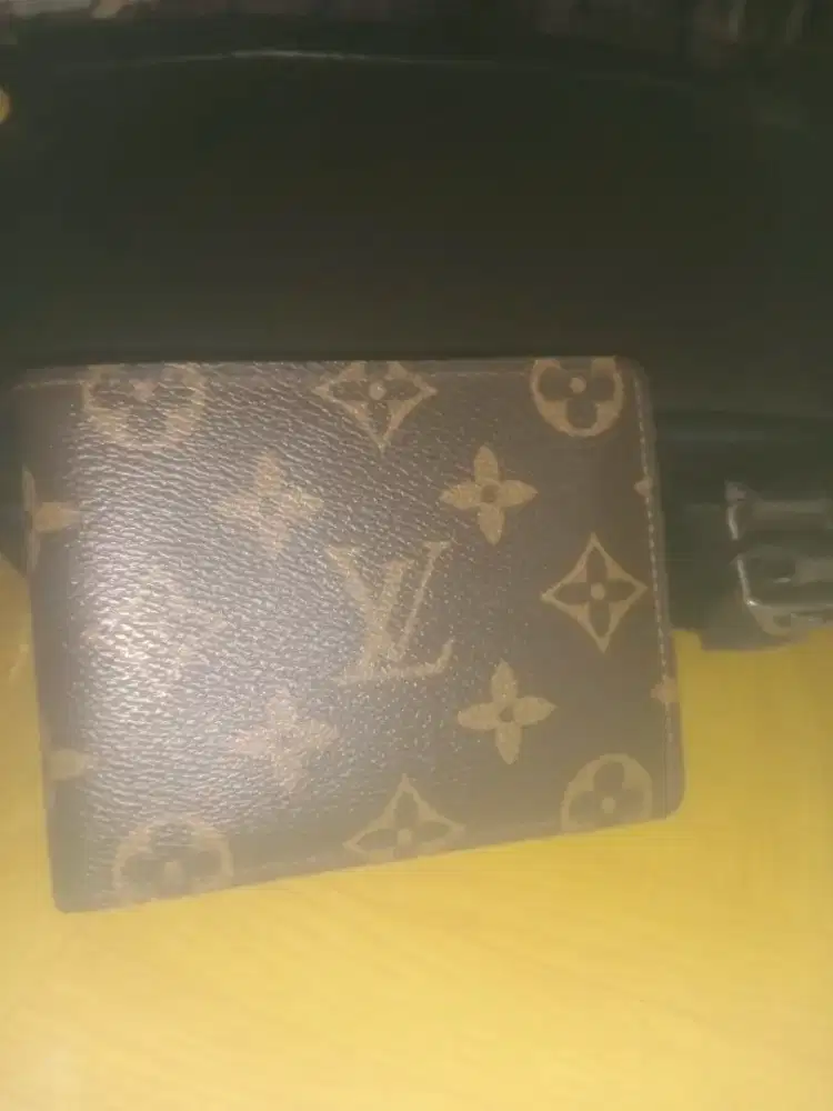 Dompet pria Louis Vuitton