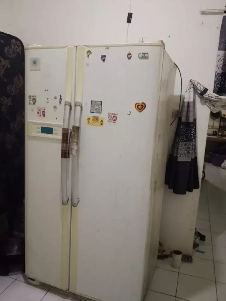 Kulkas merk LG 2 pintu