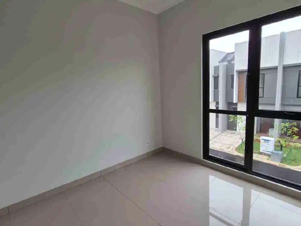 Dijual Cepat Rumah Murah 2 lantai di cluster Regia Summarecon Crown Gading Bekasi
