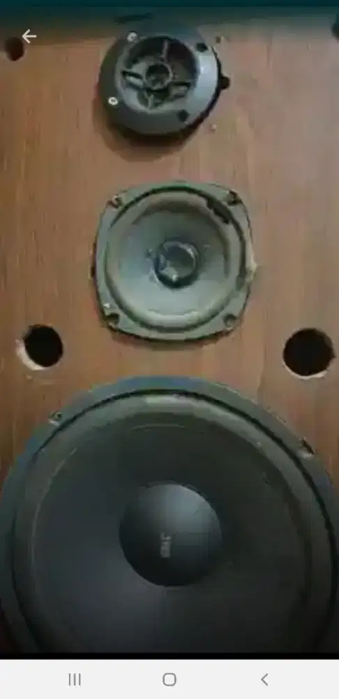 Speaker dijual karena baru ganti yg besar