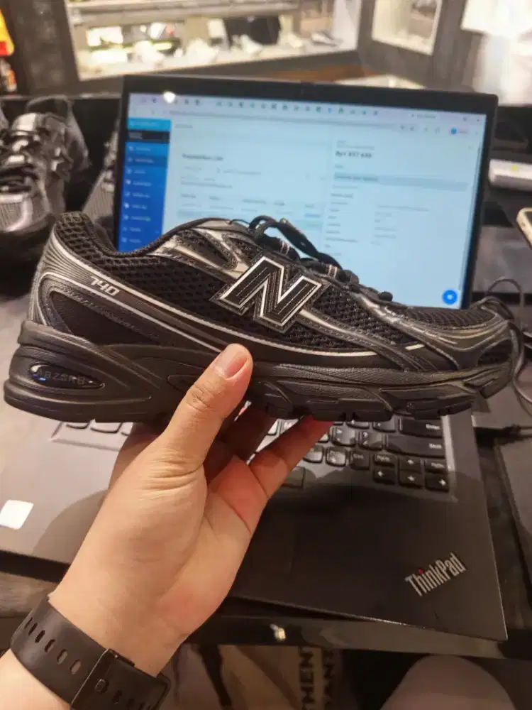 New Balance 740 Black Silver