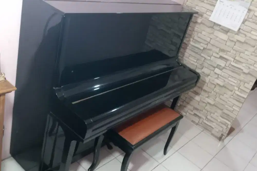 PIANO UPRIGHT YOUNG CHANG U131