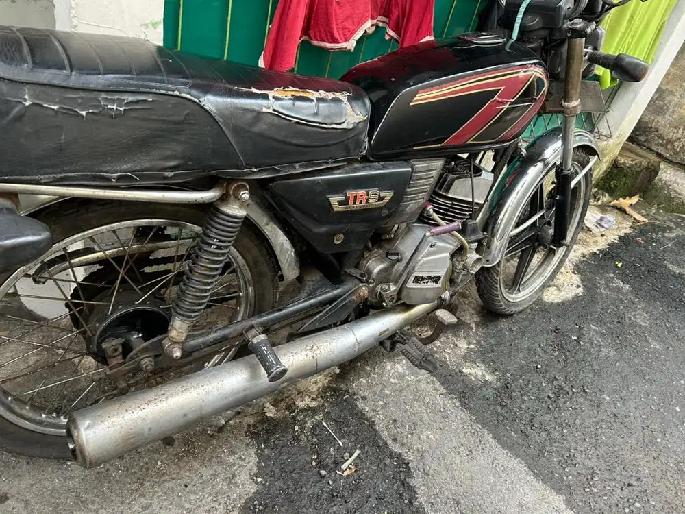 dijual motor suzuki TRS 2tak thn 1985 110cc
