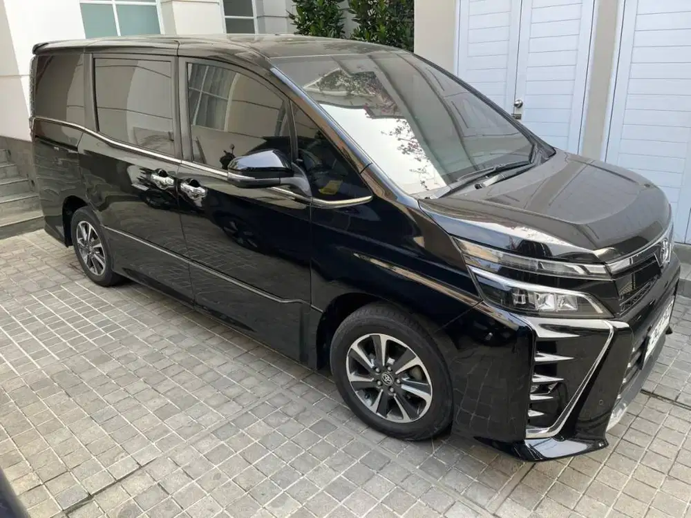 Toyota Voxy 2.0 A/T 2020 — Tangan Pertama, Full Service Record