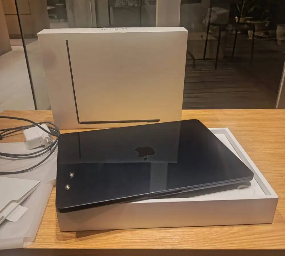Macbook Air 13” M2 2022 A2681 GPU 10 Core 8GB 512GB Grafis GPU 10 Core
