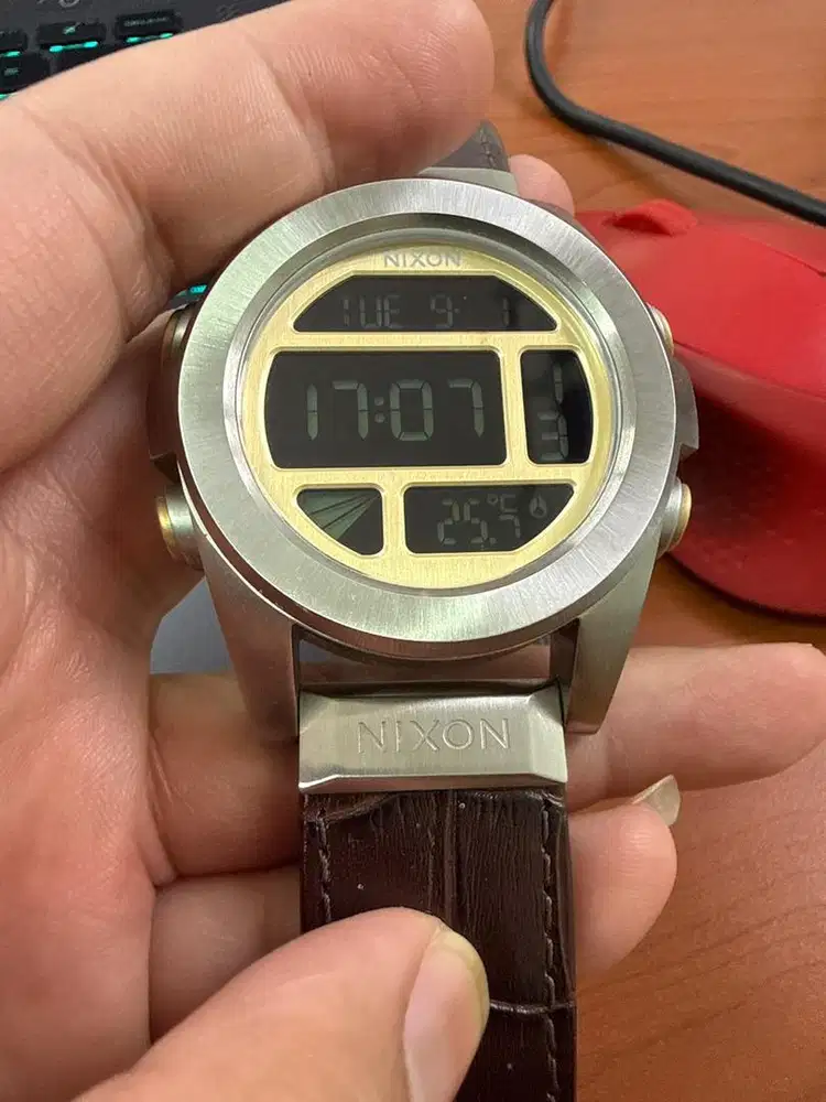 Nixon the unit ss original