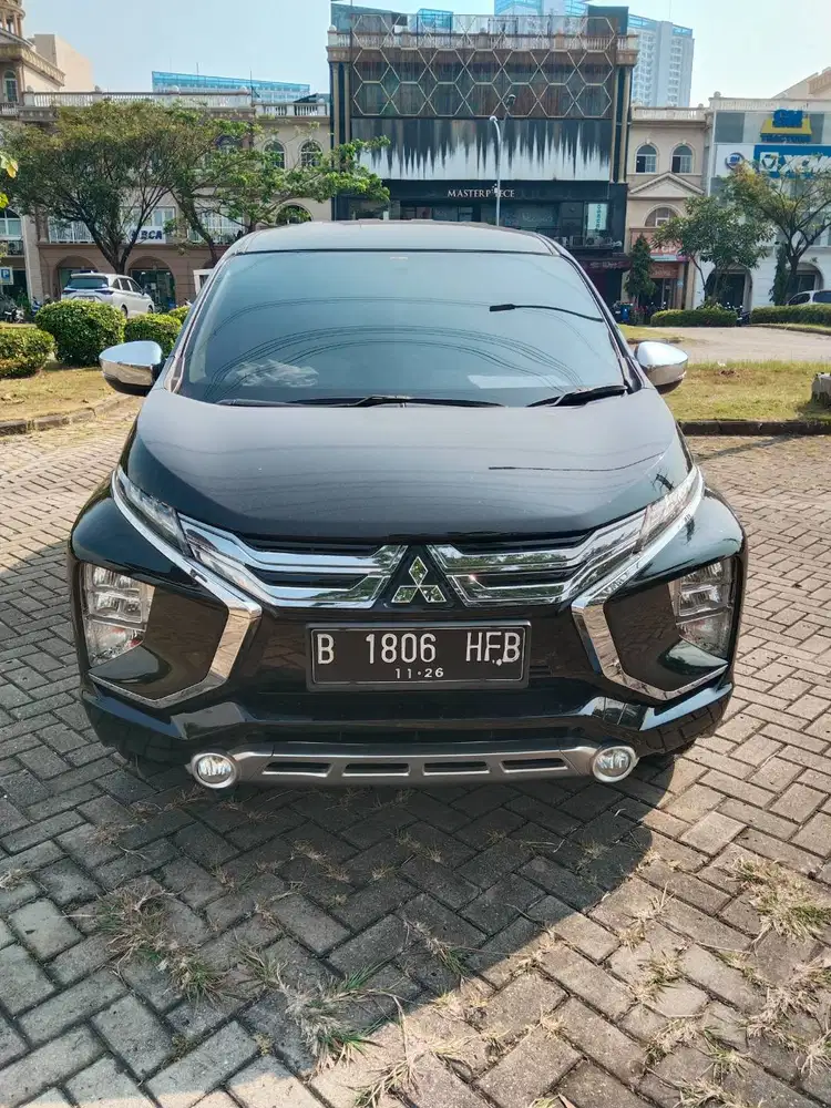 Expander 2021. At hitam