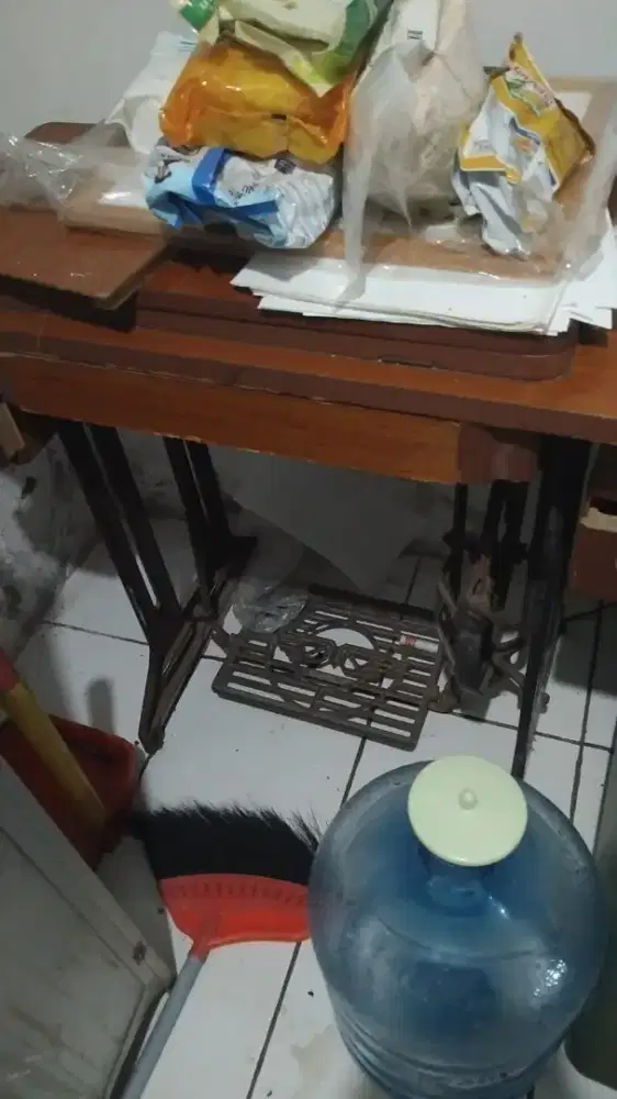 Jual Meja Jahit Bekas
