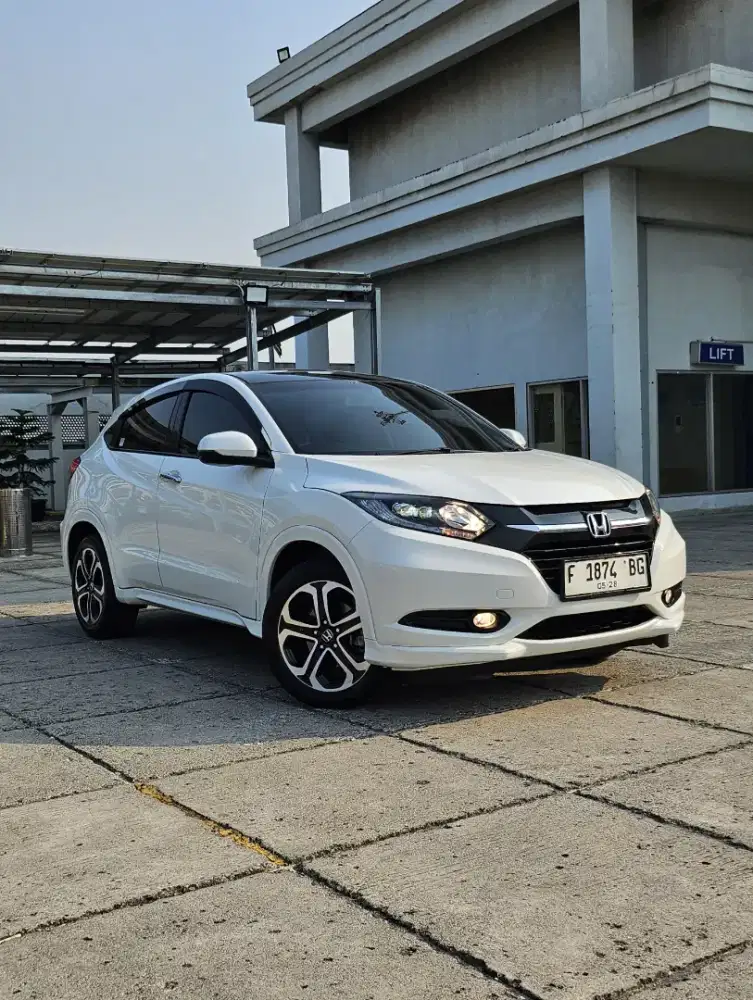 Honda Hrv prestige 1.8 at 2018/2019 putih hr-v e