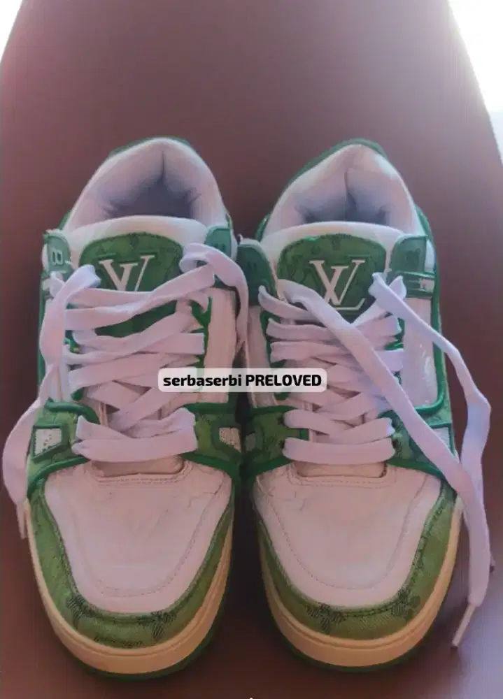 sepatu trainer Lv italy