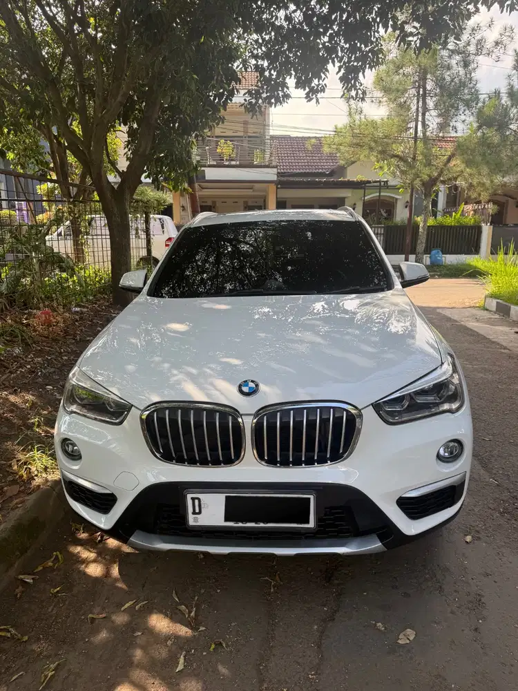 BMW X1 sdrive 18i xLine F48 AT panoramic sunroof