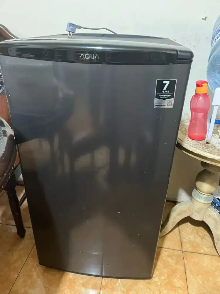 Kulkas Frezer Aqua AQF S4
