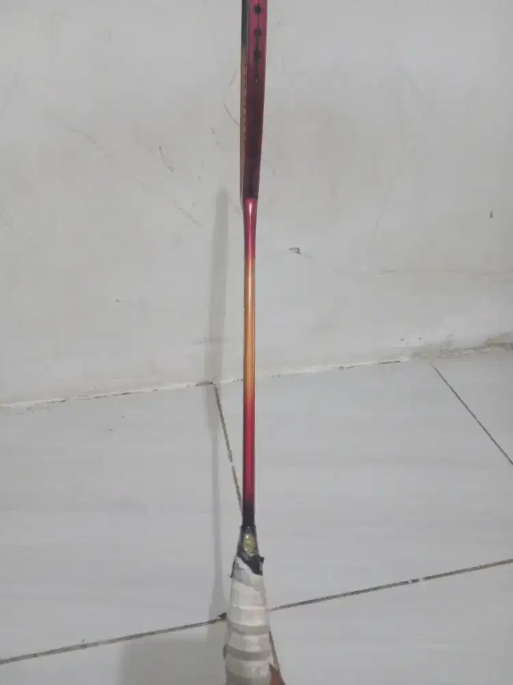 Raket bulutangkis yonex