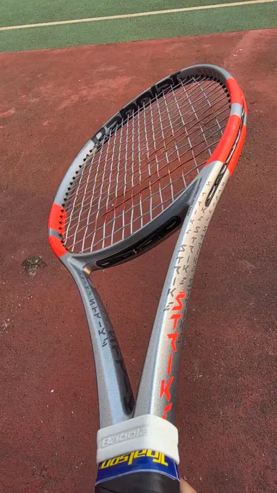 Raket tennis Babolat pure strike 2026 grey