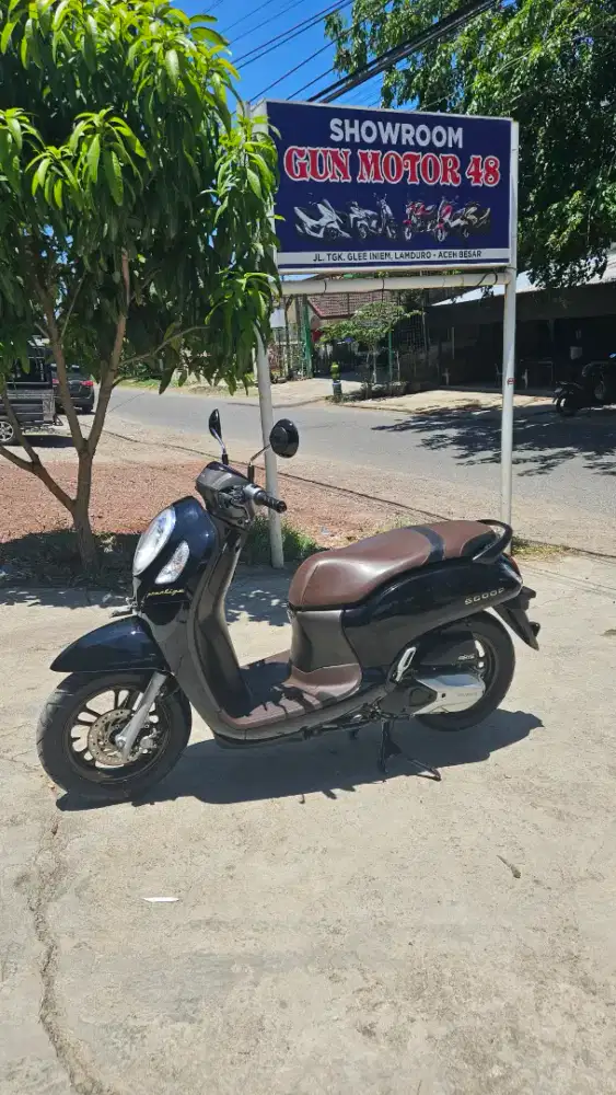 Di jual honda scoopy tahun 2022