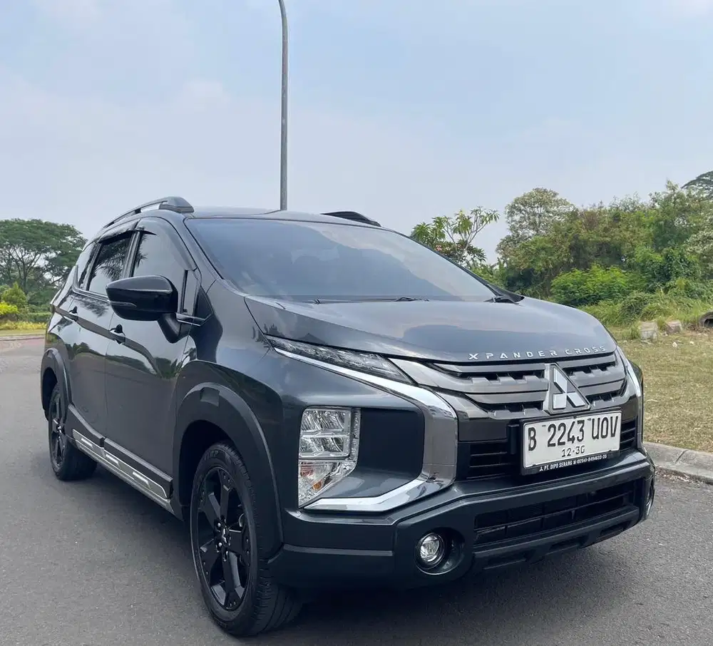 (LOW KM!) Xpander Cross Premium Plus 2020 AT ROCKFORD // 2021 ULTIMATE