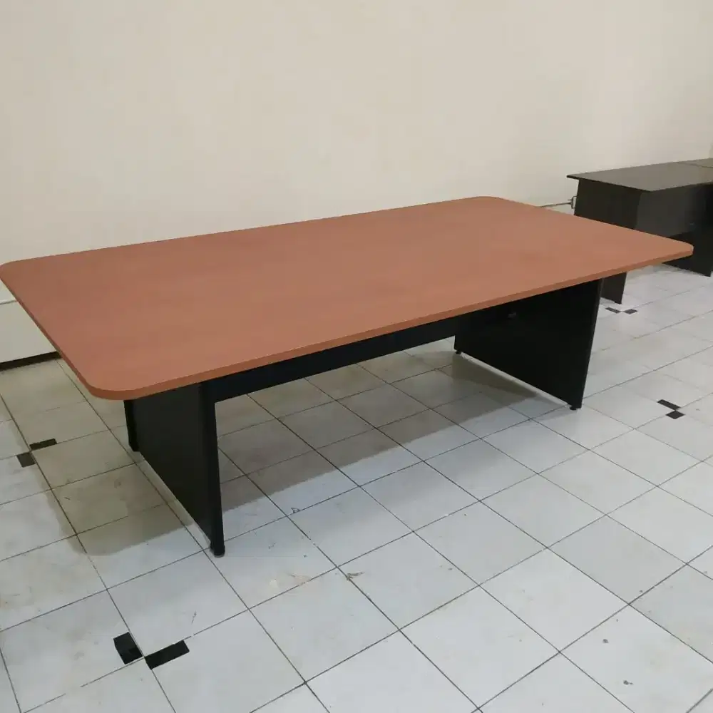 meja rapat ukuran ( P 240 L 120 T 75 cm )