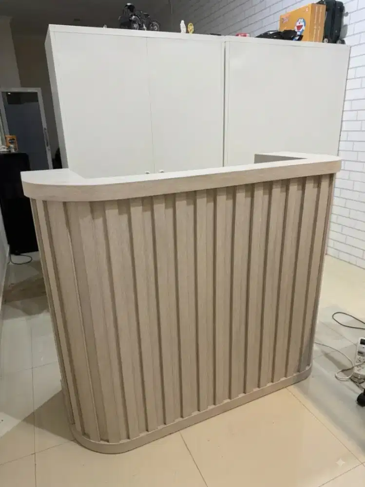Meja Kasir U elegant