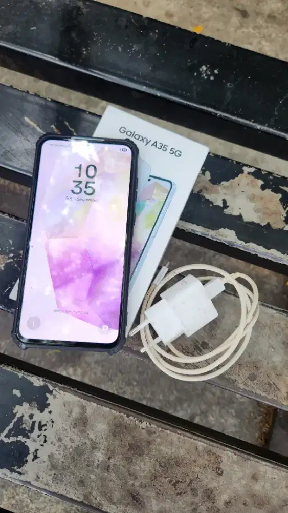 Di jual samsung A35 Fullset 8/128gb sein warna putih