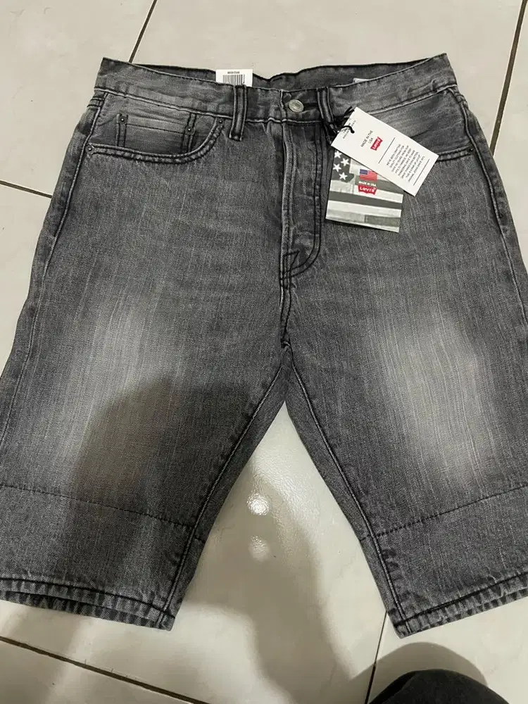 Celana levis 501
