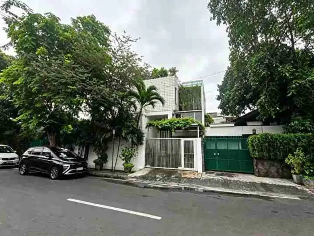 Dijual Rumah Modern Tropis Rawamangun Jakarta Timur LT 350m² SHM