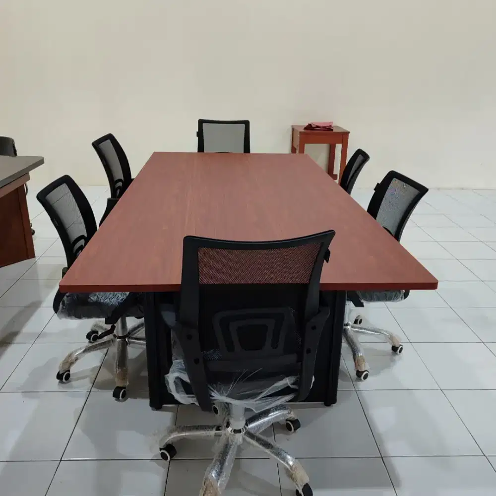 meja rapat + 6 kursi UK ( P 240 L 120 T 75 cm )